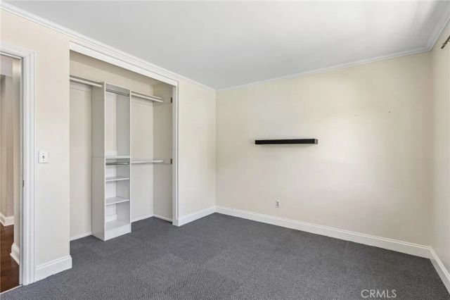 42 Kanan Road, Oak Park, CA 91377