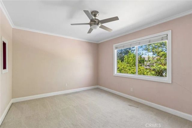 42 Kanan Road, Oak Park, CA 91377