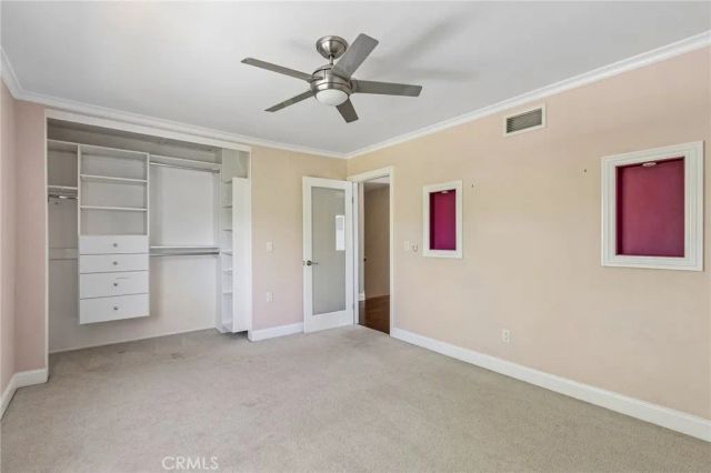 42 Kanan Road, Oak Park, CA 91377