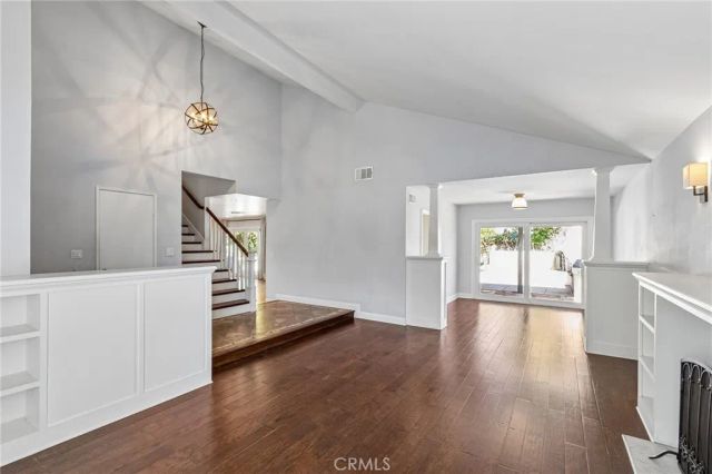 42 Kanan Road, Oak Park, CA 91377