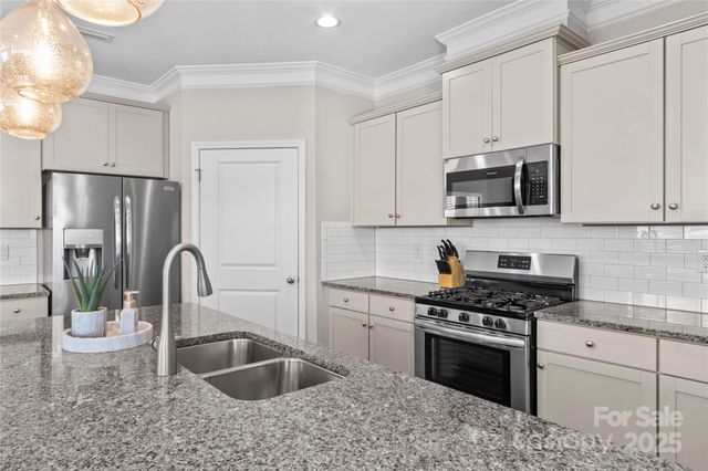 112 Canada Drive, Statesville, NC 28677