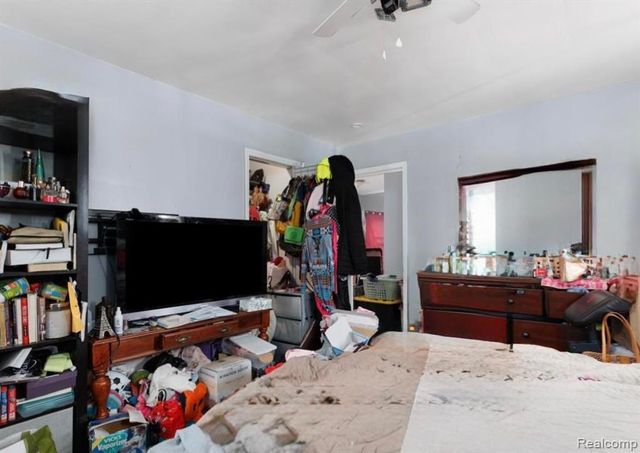 18250 Sorrento Street, Detroit, MI 48235