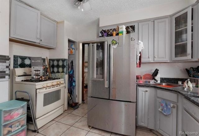 18250 Sorrento Street, Detroit, MI 48235