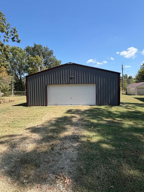 Image 1 of property listing at 637 N HICKORY Street, Centralia, IL 62801