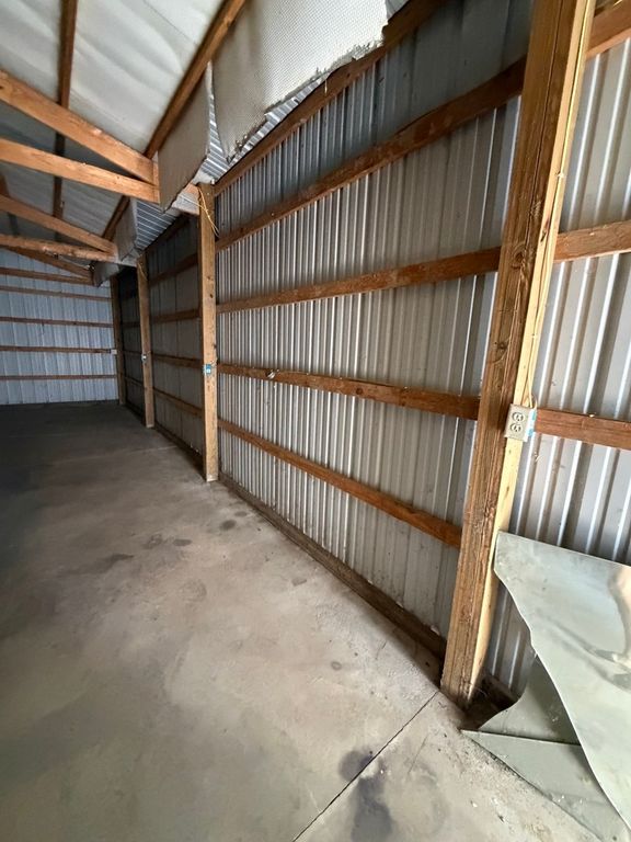 Image 3 of property listing at 637 N HICKORY Street, Centralia, IL 62801