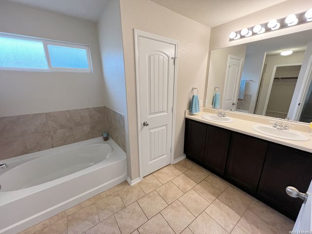 1713 London Blue, San Antonio, TX 78245