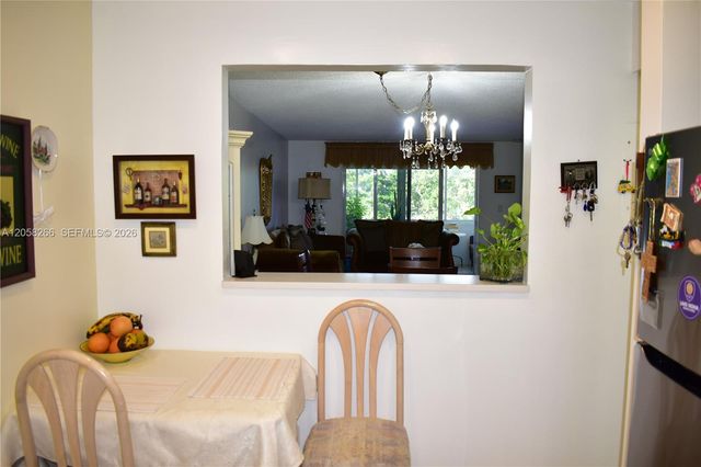9320 Sunrise Lakes Blvd 303, Sunrise, FL 33322