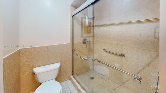 9320 Sunrise Lakes Blvd 303, Sunrise, FL 33322