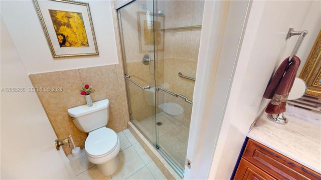 9320 Sunrise Lakes Blvd 303, Sunrise, FL 33322