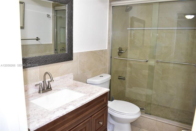 9320 Sunrise Lakes Blvd 303, Sunrise, FL 33322