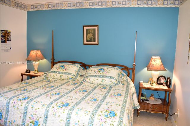 9320 Sunrise Lakes Blvd 303, Sunrise, FL 33322
