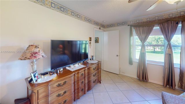 9320 Sunrise Lakes Blvd 303, Sunrise, FL 33322