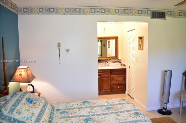 9320 Sunrise Lakes Blvd 303, Sunrise, FL 33322