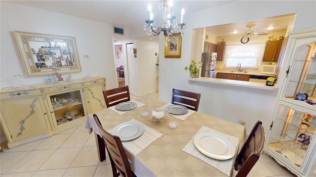 9320 Sunrise Lakes Blvd 303, Sunrise, FL 33322
