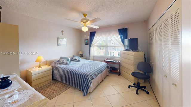 9320 Sunrise Lakes Blvd 303, Sunrise, FL 33322