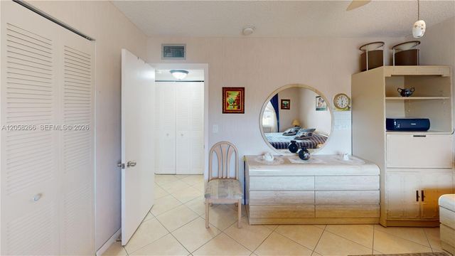 9320 Sunrise Lakes Blvd 303, Sunrise, FL 33322