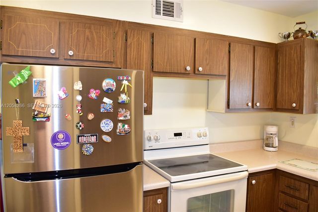 9320 Sunrise Lakes Blvd 303, Sunrise, FL 33322