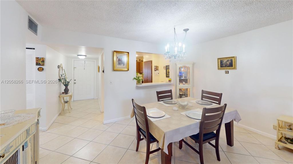 9320 Sunrise Lakes Blvd 303, Sunrise, FL 33322