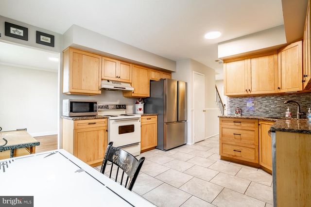 10 HONEY LOCUST LN, Eastampton, NJ 08060