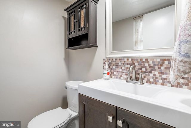 10 HONEY LOCUST LN, Eastampton, NJ 08060