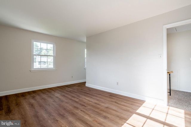 10 HONEY LOCUST LN, Eastampton, NJ 08060