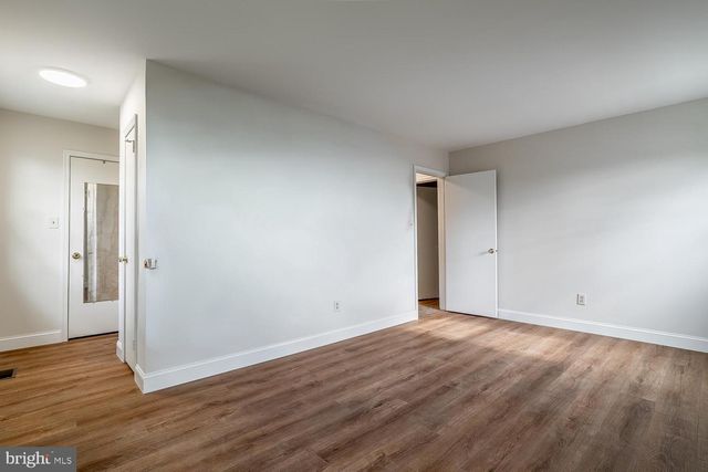 10 HONEY LOCUST LN, Eastampton, NJ 08060