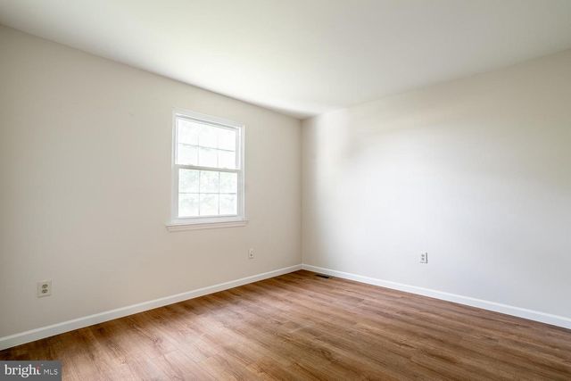 10 HONEY LOCUST LN, Eastampton, NJ 08060