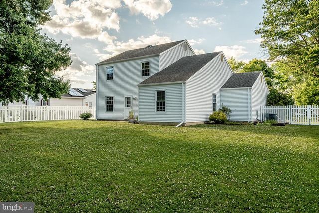 10 HONEY LOCUST LN, Eastampton, NJ 08060