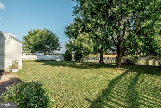 10 HONEY LOCUST LN, Eastampton, NJ 08060