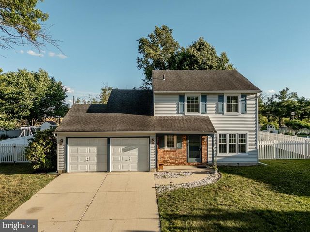 10 HONEY LOCUST LN, Eastampton, NJ 08060