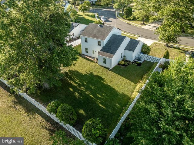 10 HONEY LOCUST LN, Eastampton, NJ 08060