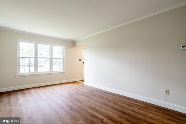 10 HONEY LOCUST LN, Eastampton, NJ 08060