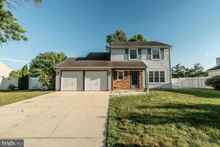 10 HONEY LOCUST LN, Eastampton, NJ 08060