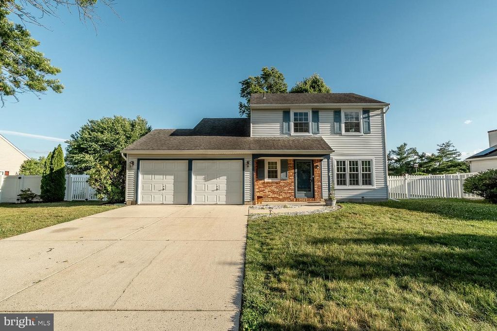 10 HONEY LOCUST LN, Eastampton, NJ 08060