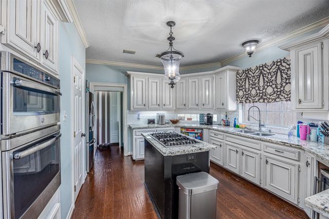 419 Oak Haven Street, Baytown, TX 77520