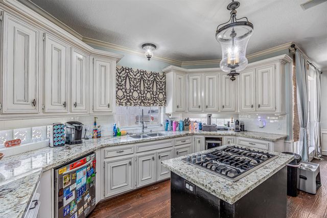 419 Oak Haven Street, Baytown, TX 77520
