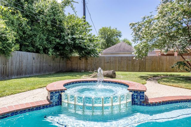 419 Oak Haven Street, Baytown, TX 77520