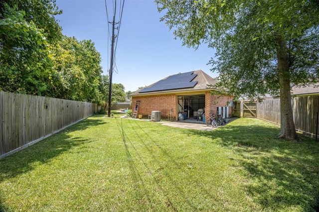 419 Oak Haven Street, Baytown, TX 77520