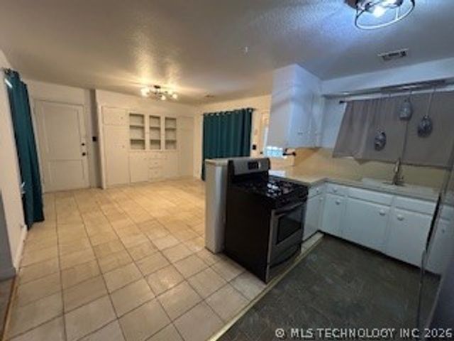 661 12th Avenue NW, Ardmore, OK 73401