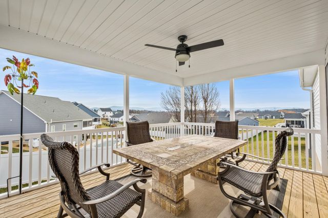 142 LINDBURGH DR, Waynesboro, VA 22980