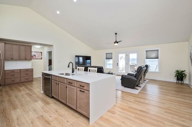 142 LINDBURGH DR, Waynesboro, VA 22980