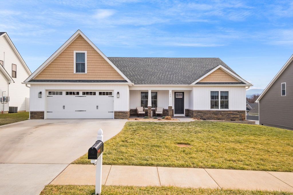 142 LINDBURGH DR, Waynesboro, VA 22980