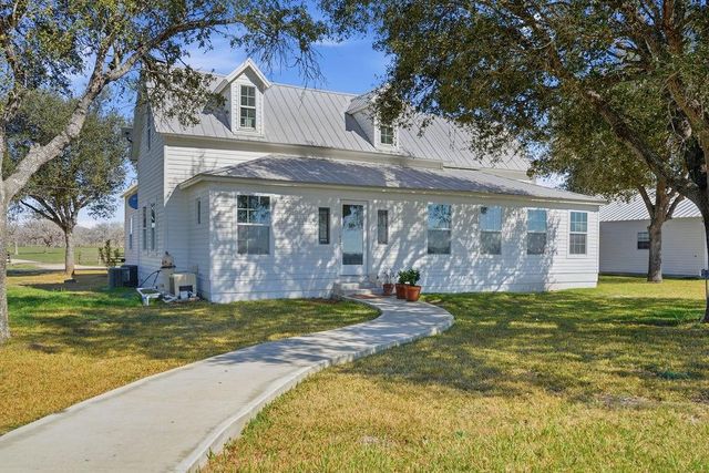 3635 County Road 265, Moulton, TX 77975