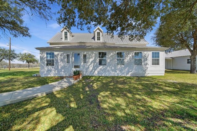 3635 County Road 265, Moulton, TX 77975