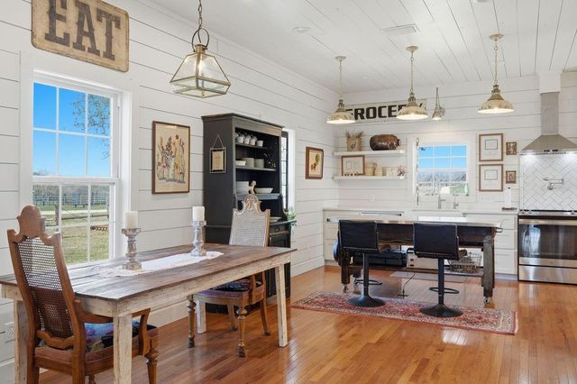 3635 County Road 265, Moulton, TX 77975