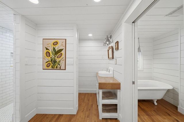 3635 County Road 265, Moulton, TX 77975