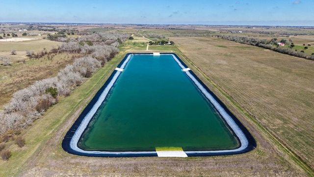 3635 County Road 265, Moulton, TX 77975