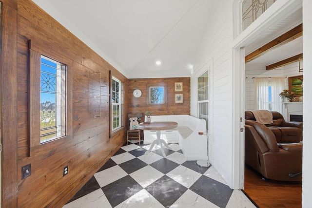 3635 County Road 265, Moulton, TX 77975