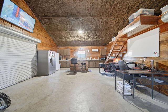 3635 County Road 265, Moulton, TX 77975