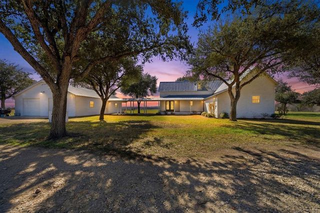 3635 County Road 265, Moulton, TX 77975